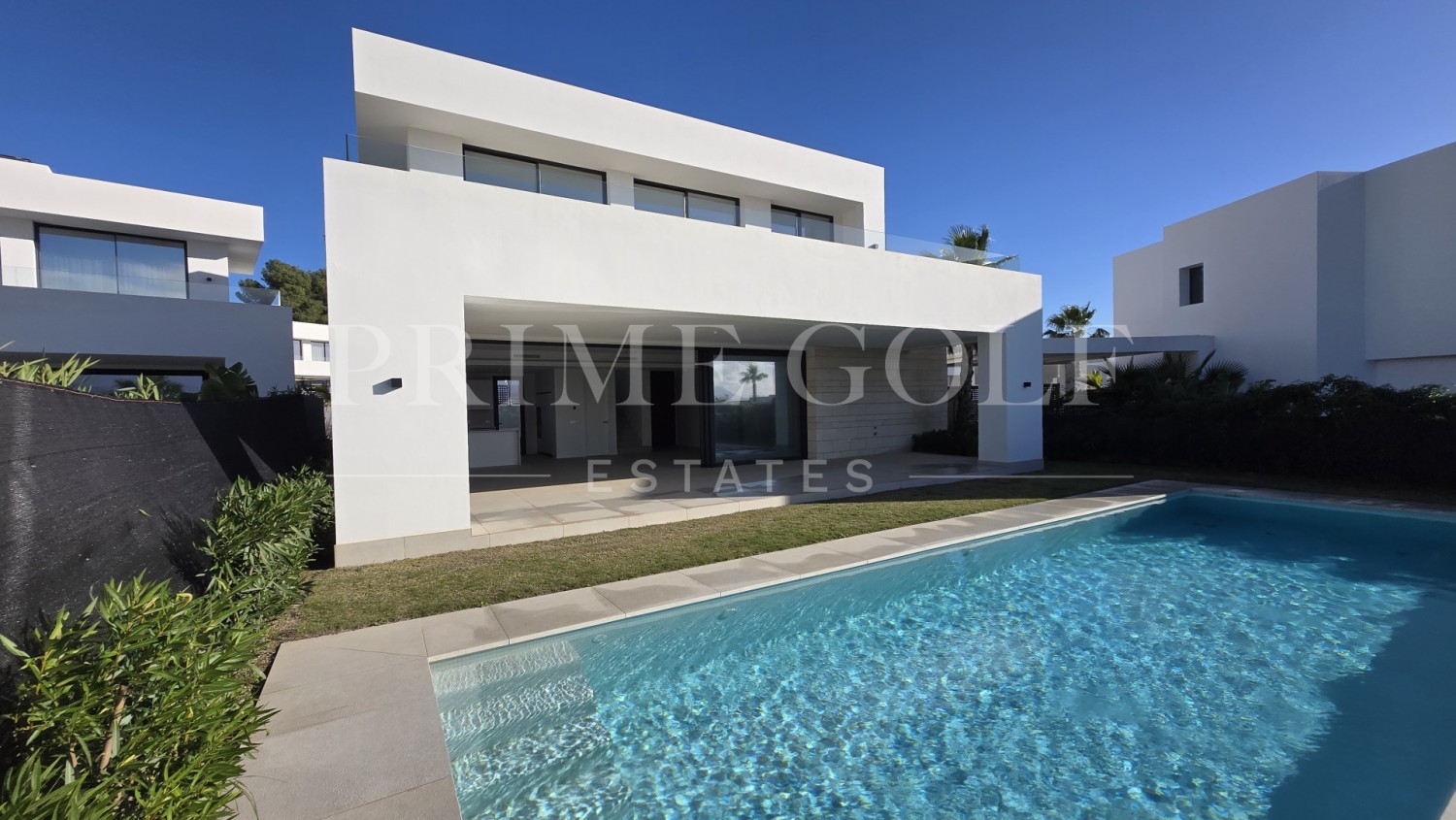 4 bed Villa For Sale in Marbella East, Malaga - thumb 6