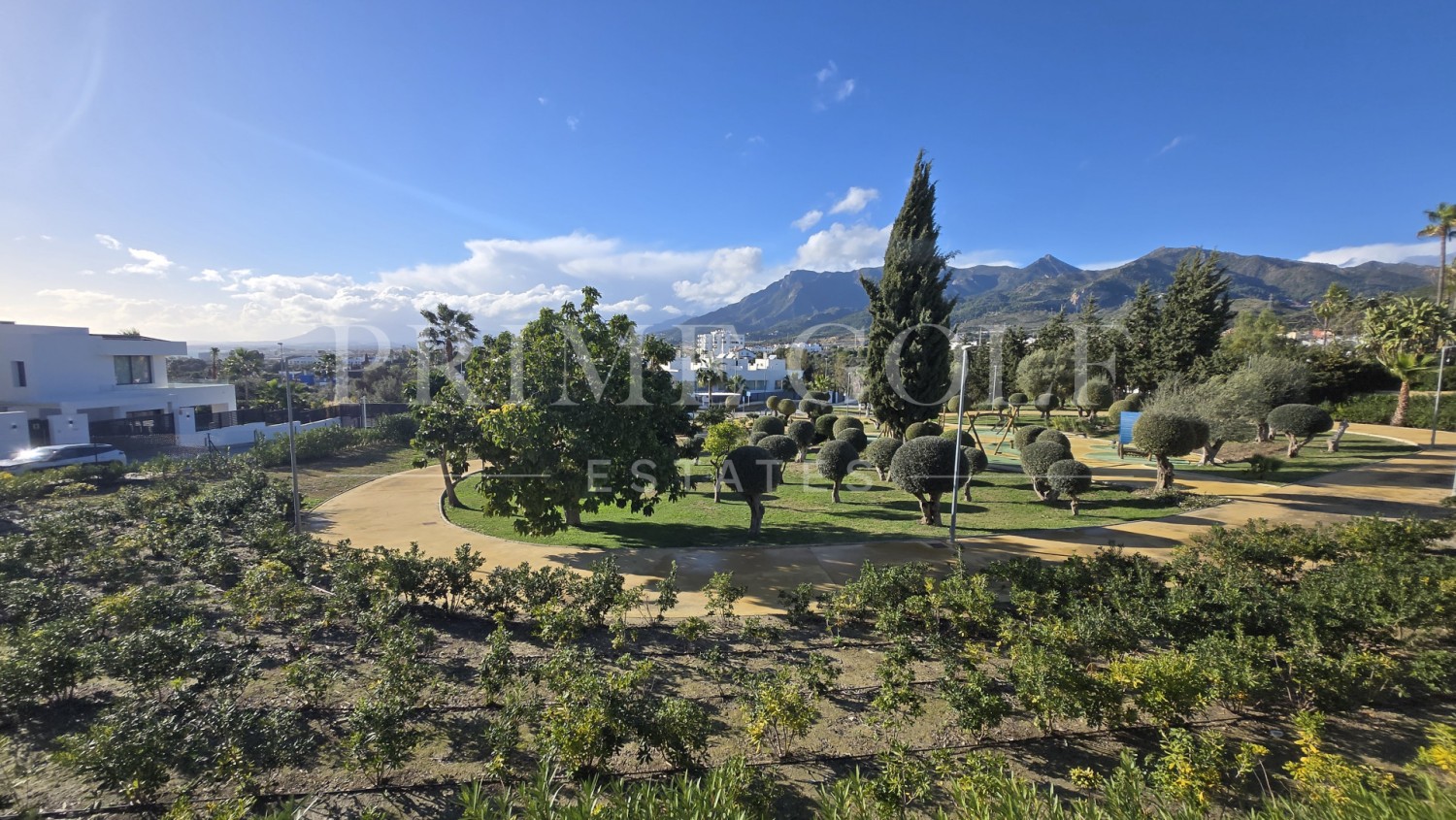 4 bed Villa For Sale in Marbella East, Malaga - thumb 7