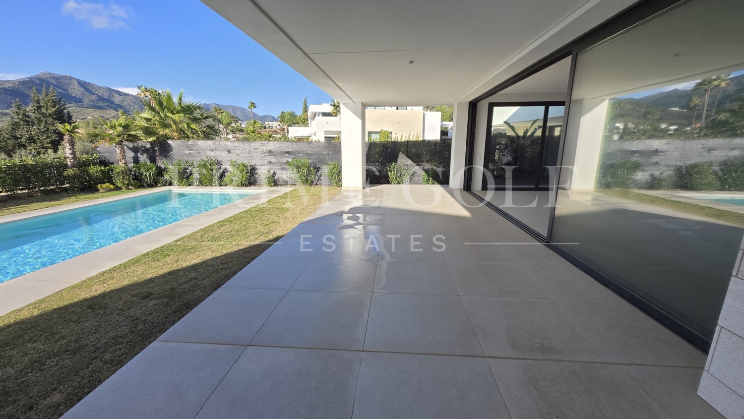 4 bed Villa For Sale in Marbella East, Malaga - thumb 8
