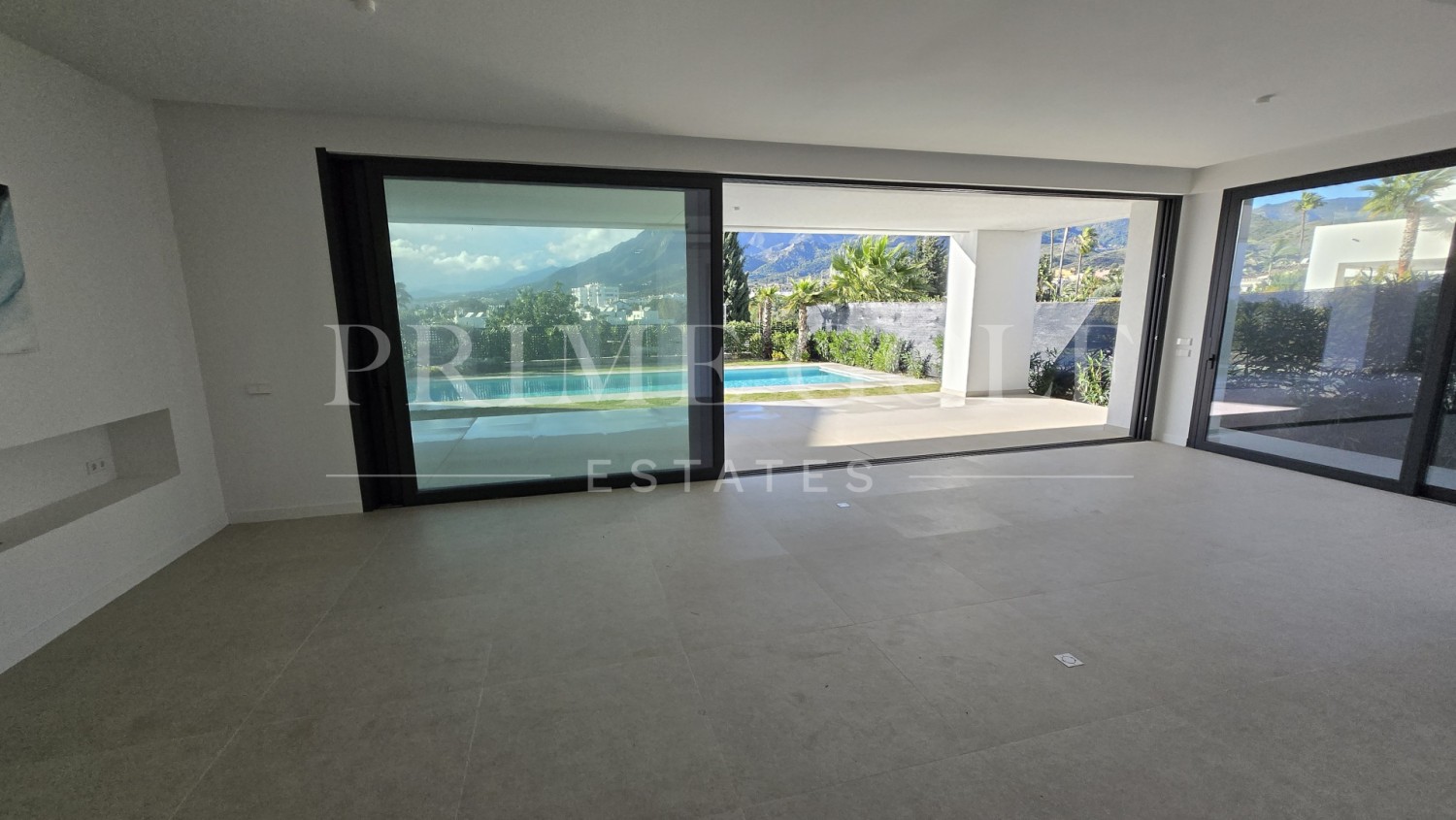 4 bed Villa For Sale in Marbella East, Malaga - thumb 11