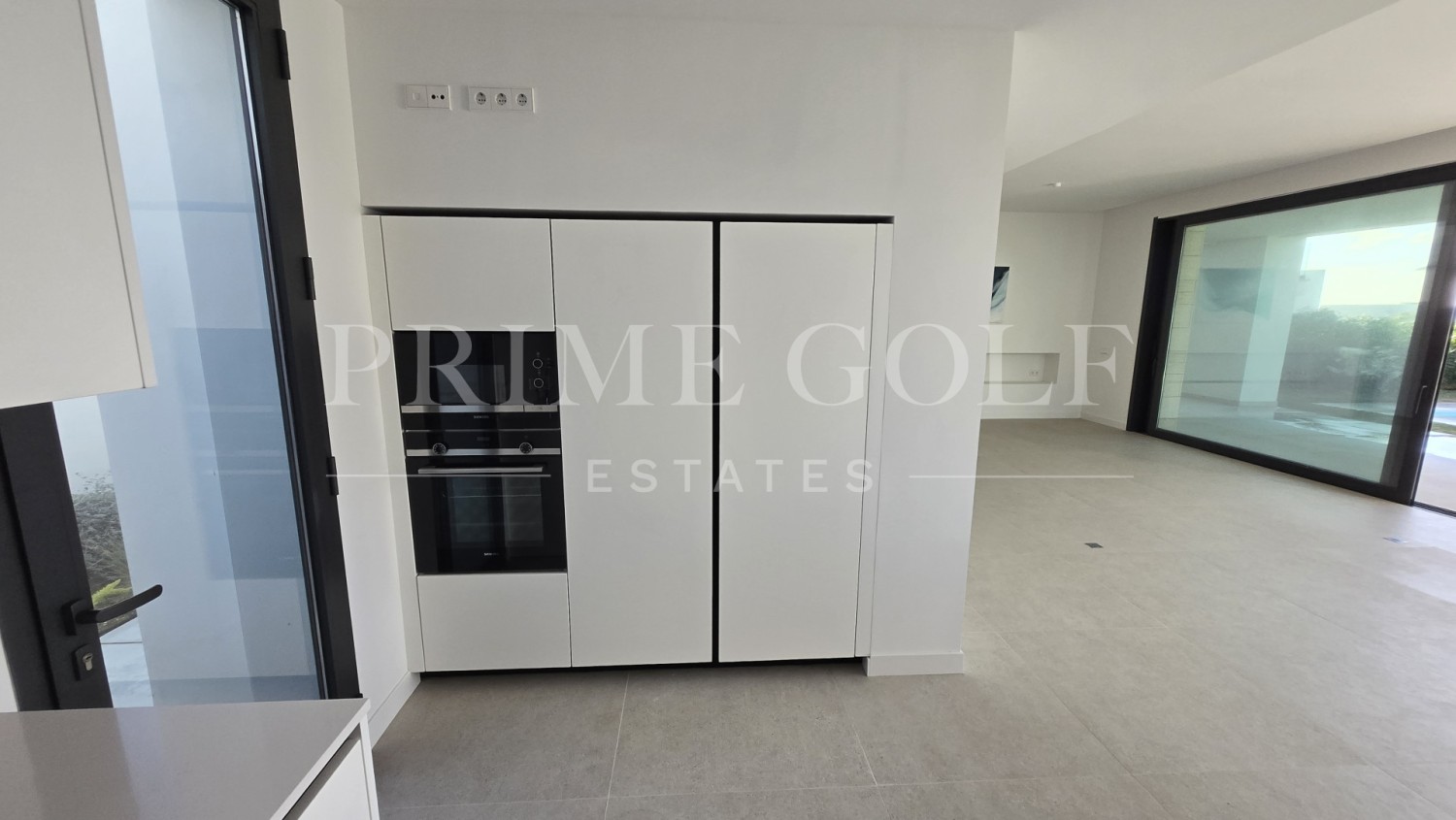 4 bed Villa For Sale in Marbella East, Malaga - thumb 15
