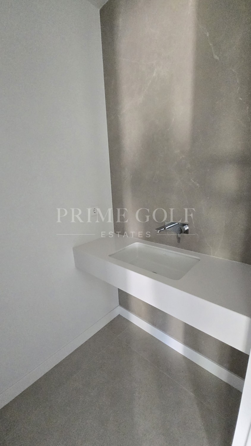 4 bed Villa For Sale in Marbella East, Malaga - thumb 19