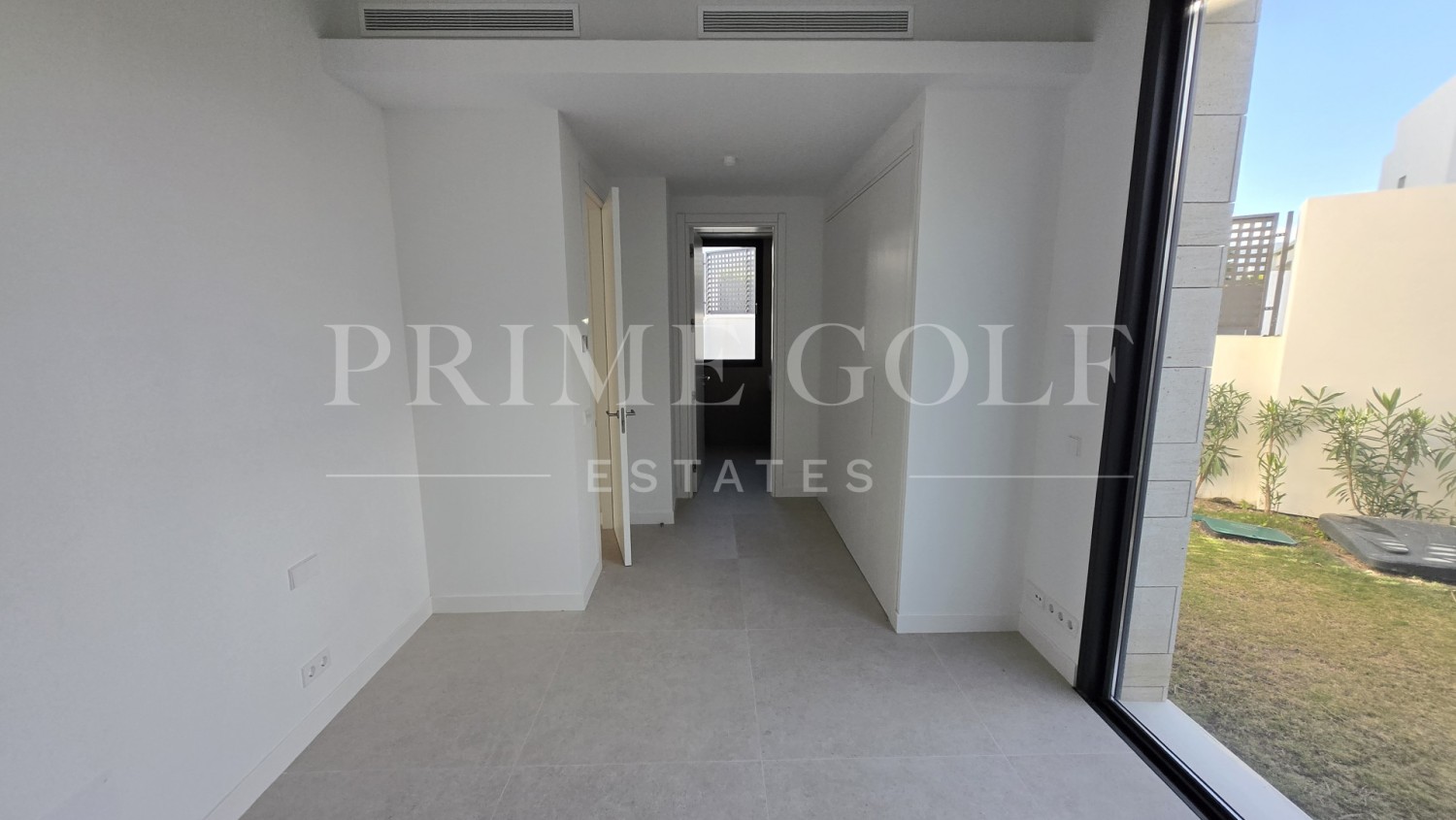4 bed Villa For Sale in Marbella East, Malaga - thumb 21