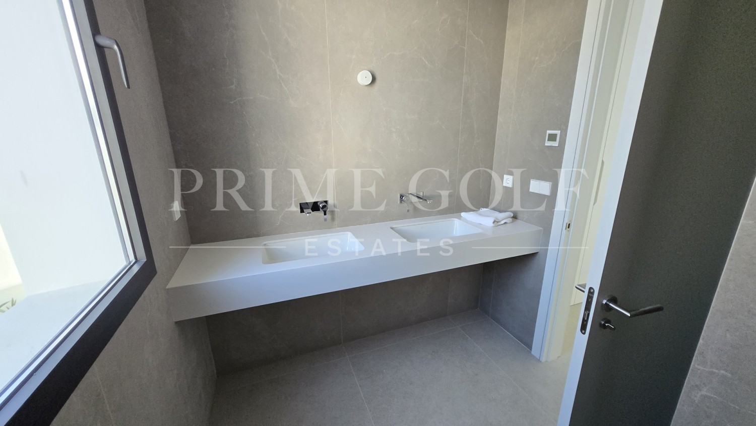 4 bed Villa For Sale in Marbella East, Malaga - thumb 23