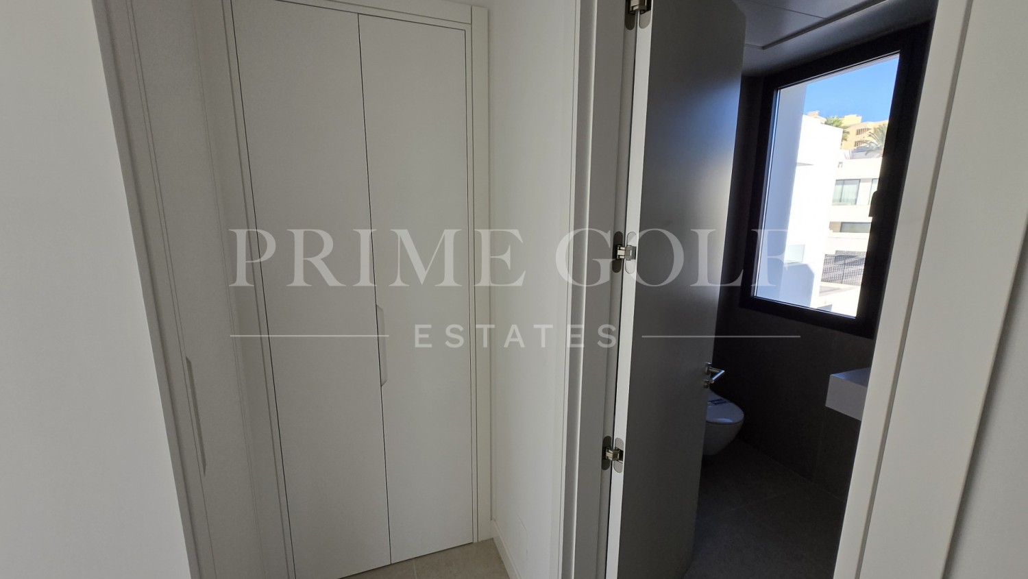 4 bed Villa For Sale in Marbella East, Malaga - thumb 44