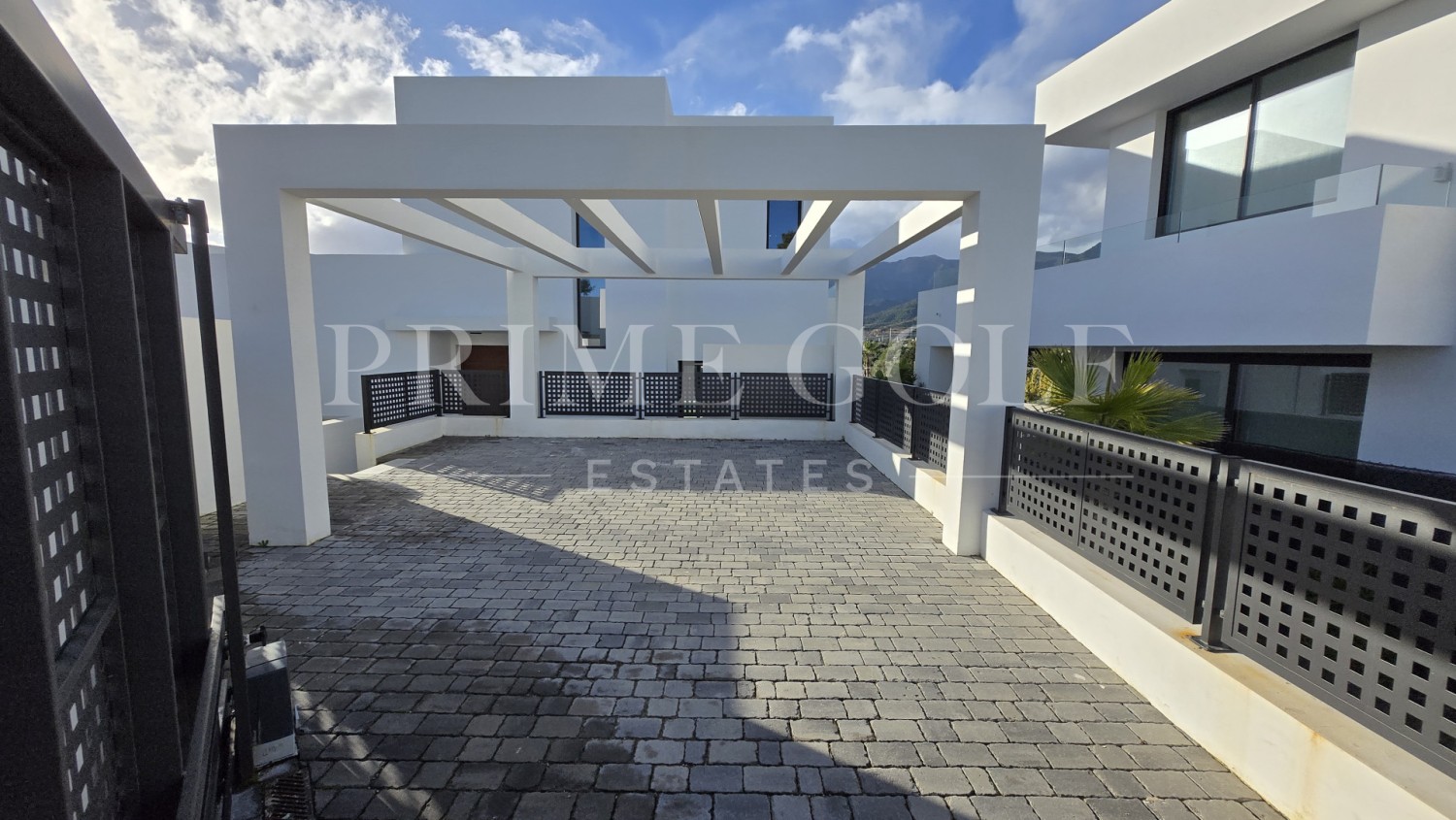 4 bed Villa For Sale in Marbella East, Malaga - thumb 59