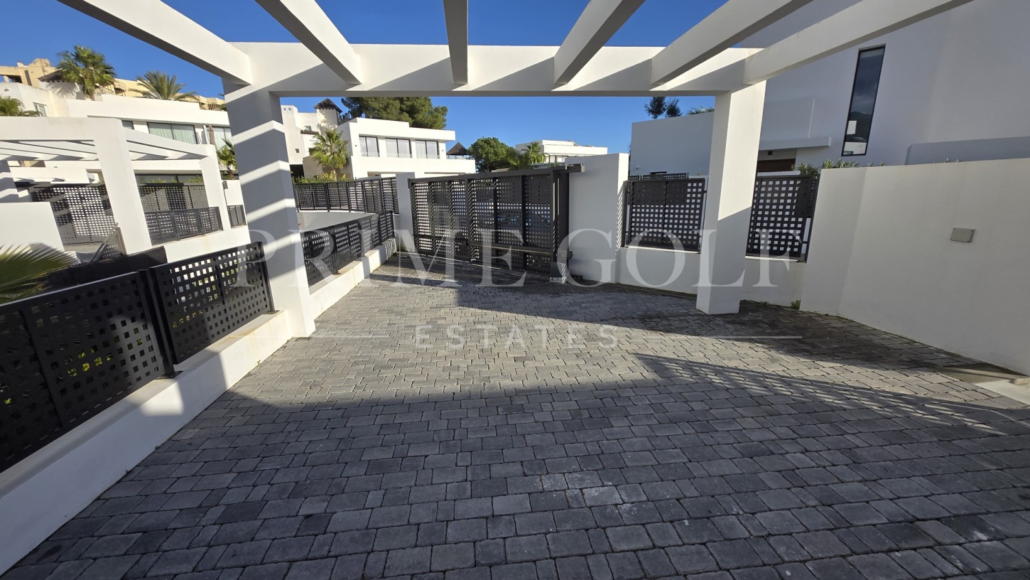 4 bed Villa For Sale in Marbella East, Malaga - thumb 60