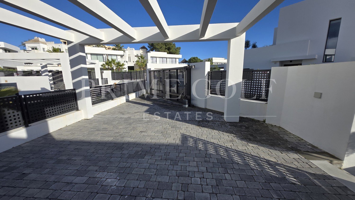 4 bed Villa For Sale in Marbella East, Malaga - thumb 61