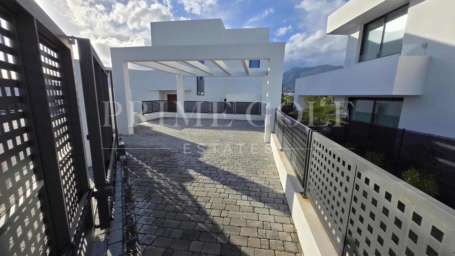 4 bed Villa For Sale in Marbella East, Malaga - thumb 62