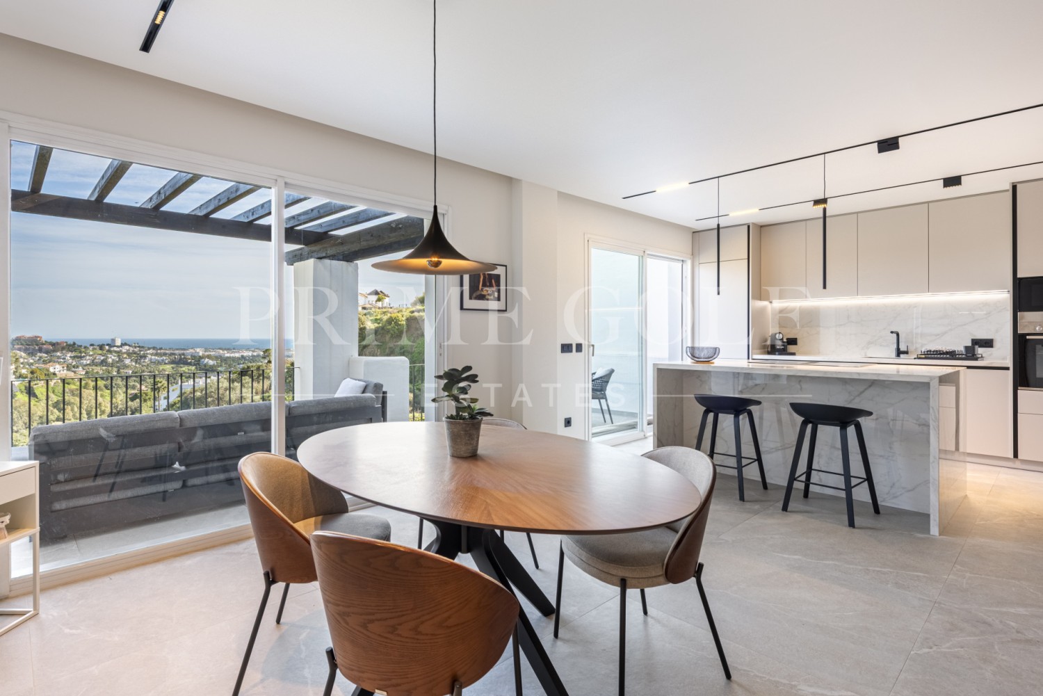 3 bed Penthouse For Sale in Benahavis, Malaga - thumb 1