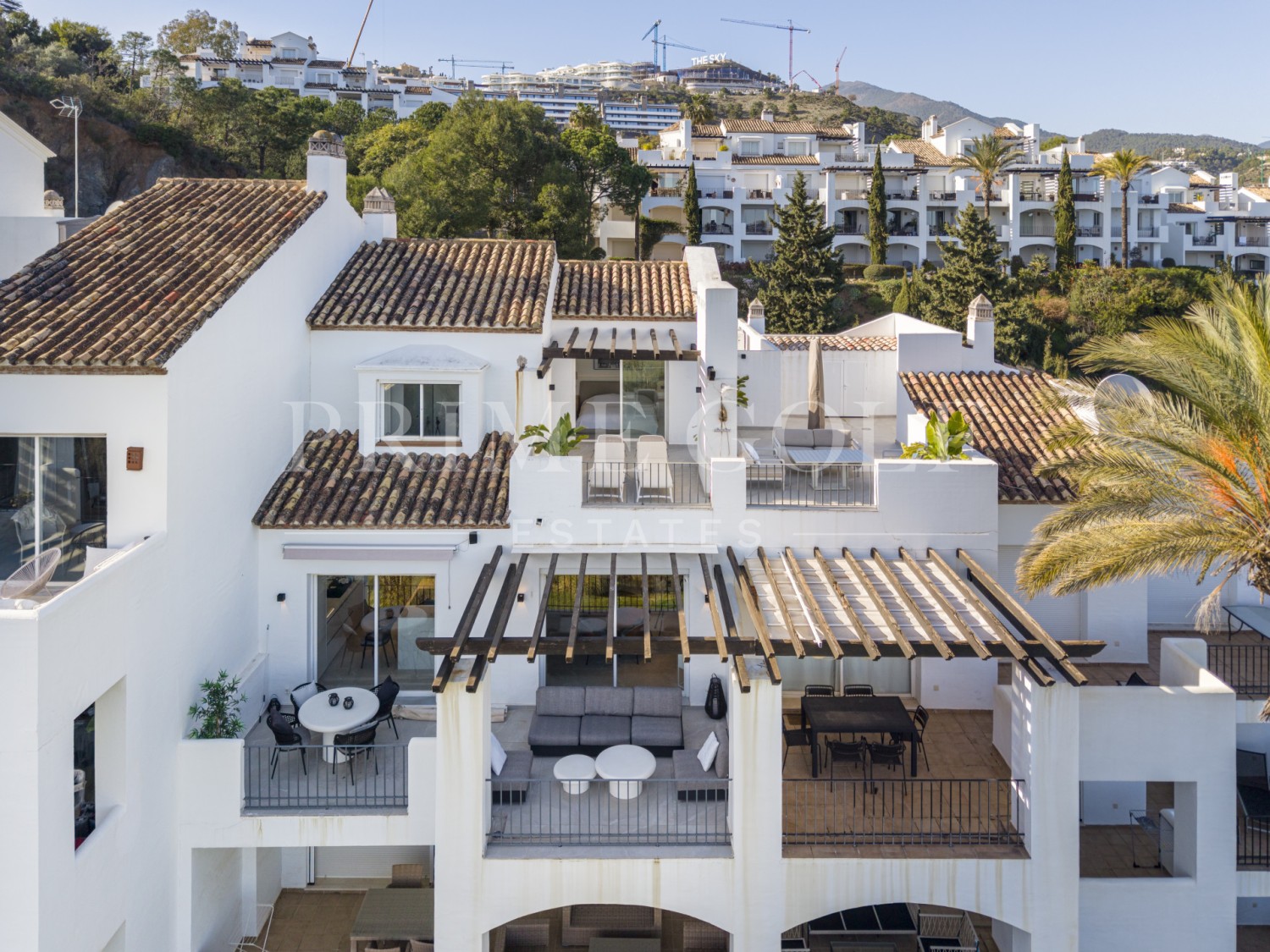 3 bed Penthouse For Sale in Benahavis, Malaga - thumb 5