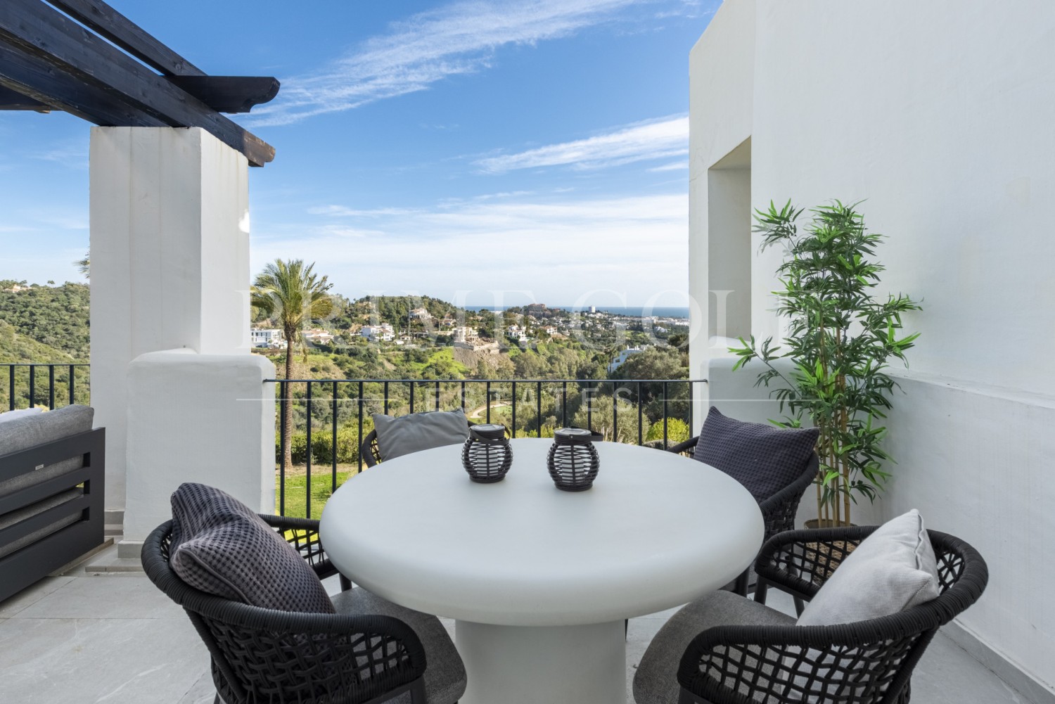 3 bed Penthouse For Sale in Benahavis, Malaga - thumb 8