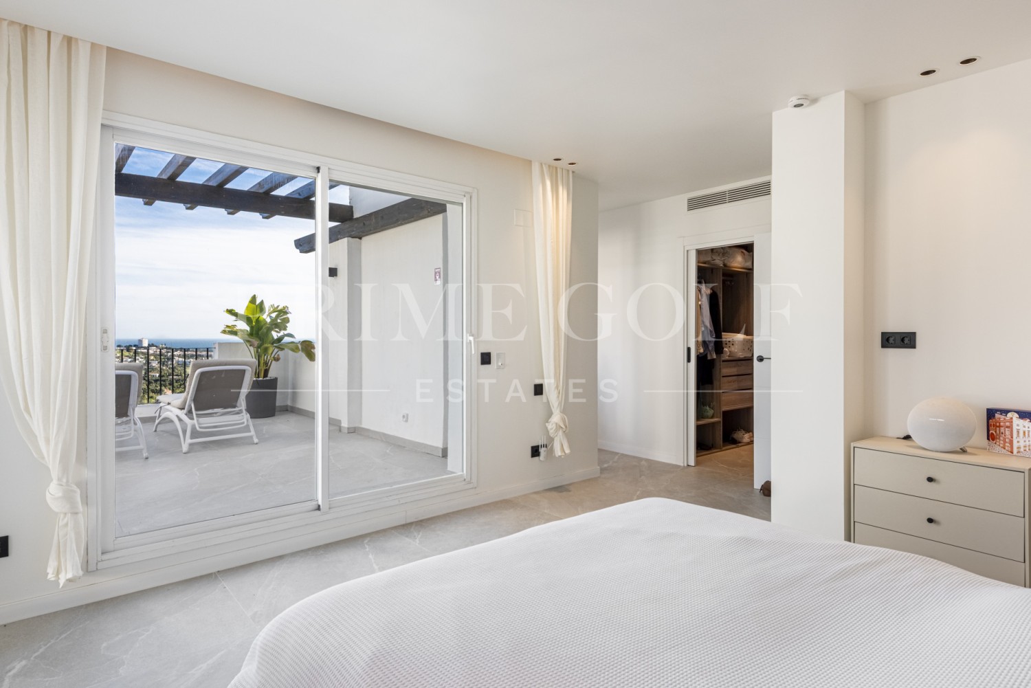 3 bed Penthouse For Sale in Benahavis, Malaga - thumb 22