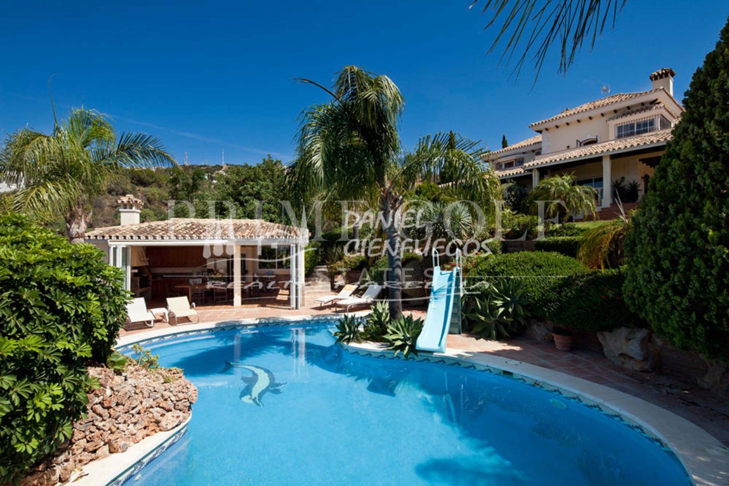 8 bed Villa For Sale in Marbella East, Malaga - thumb 2