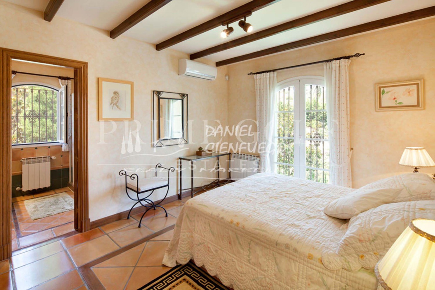 8 bed Villa For Sale in Marbella East, Malaga - thumb 12