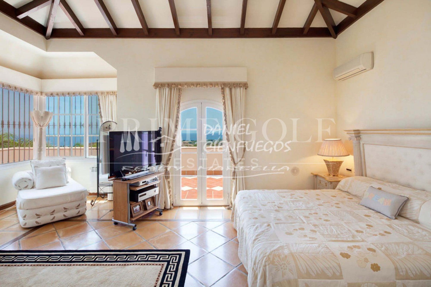 8 bed Villa For Sale in Marbella East, Malaga - thumb 13
