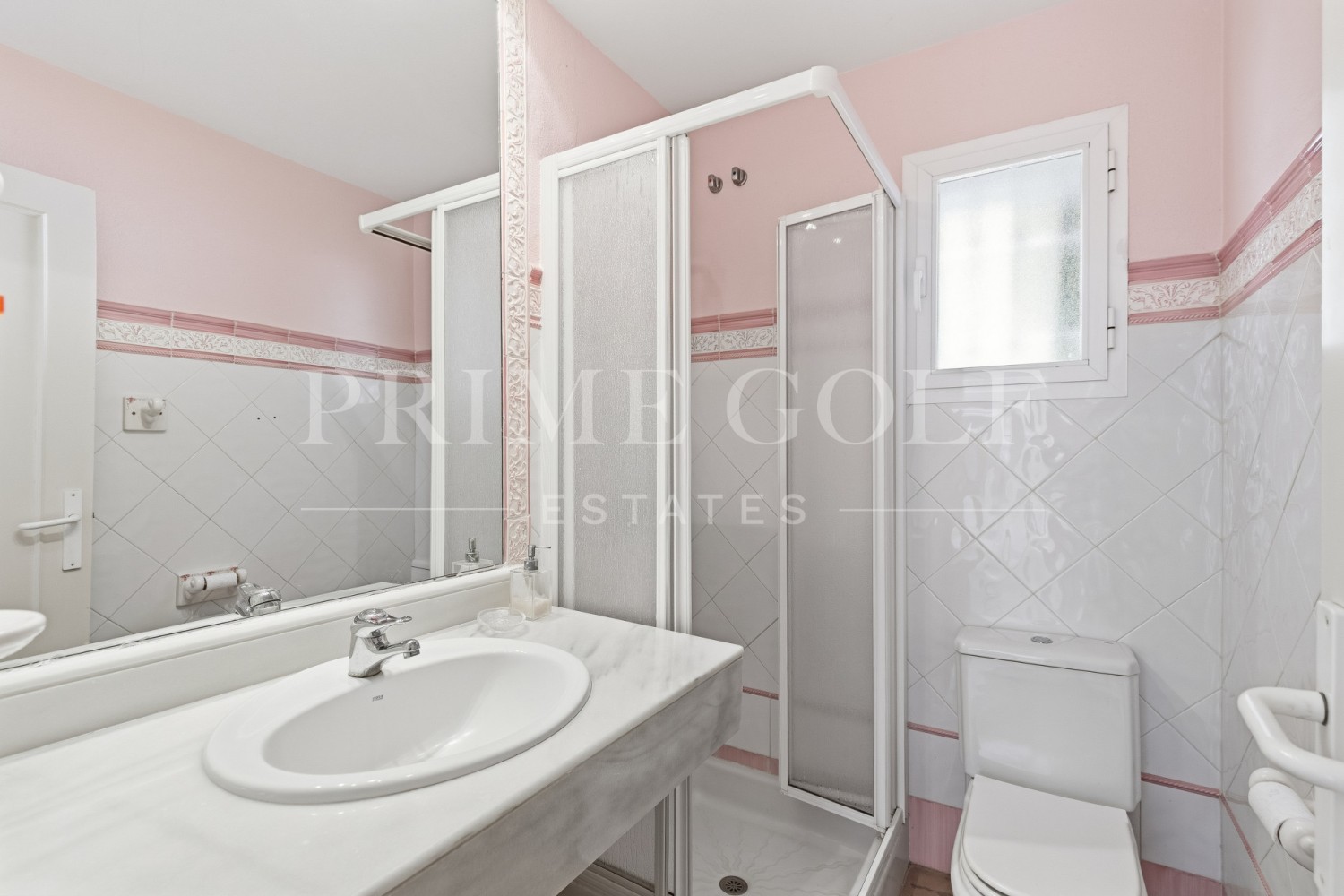 4 bed Villa For Sale in Marbella East, Malaga - thumb 22