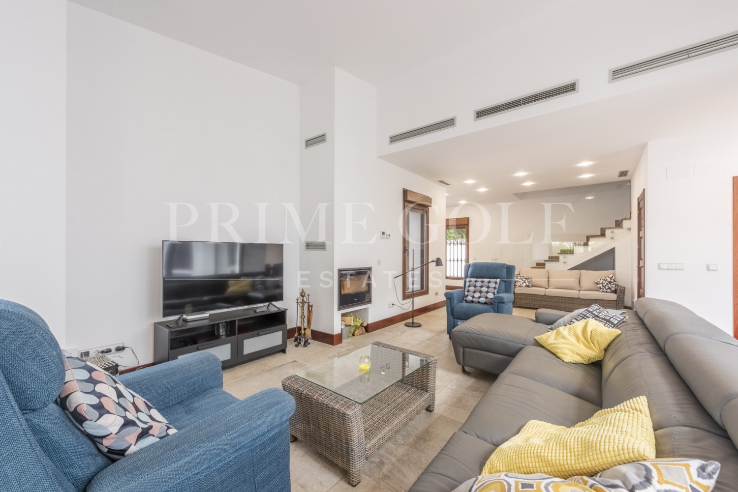 5 bed Villa For Sale in San Pedro de Alcantara, Malaga - thumb 4