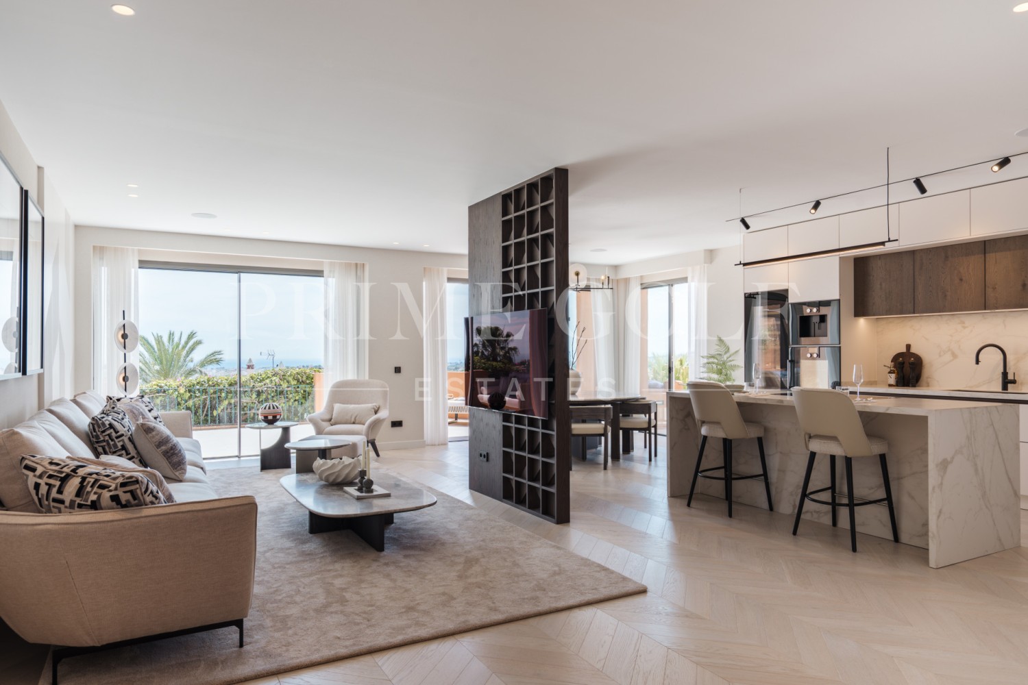 4 bed Apartment For Sale in Nueva Andalucia, Malaga - thumb 3