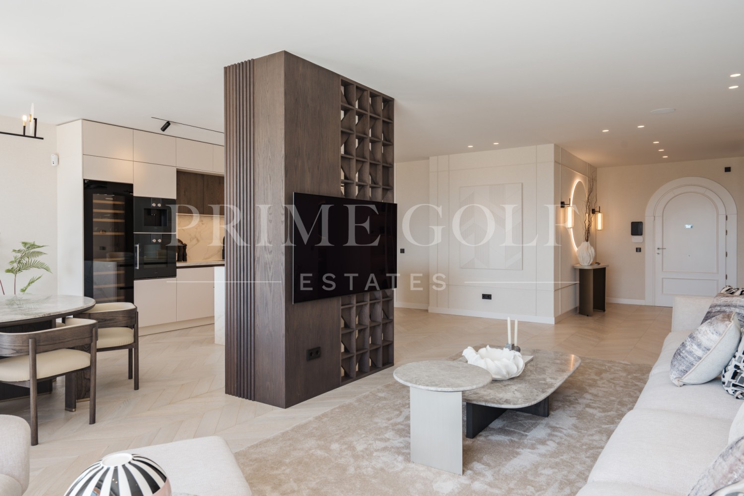 4 bed Apartment For Sale in Nueva Andalucia, Malaga - thumb 8