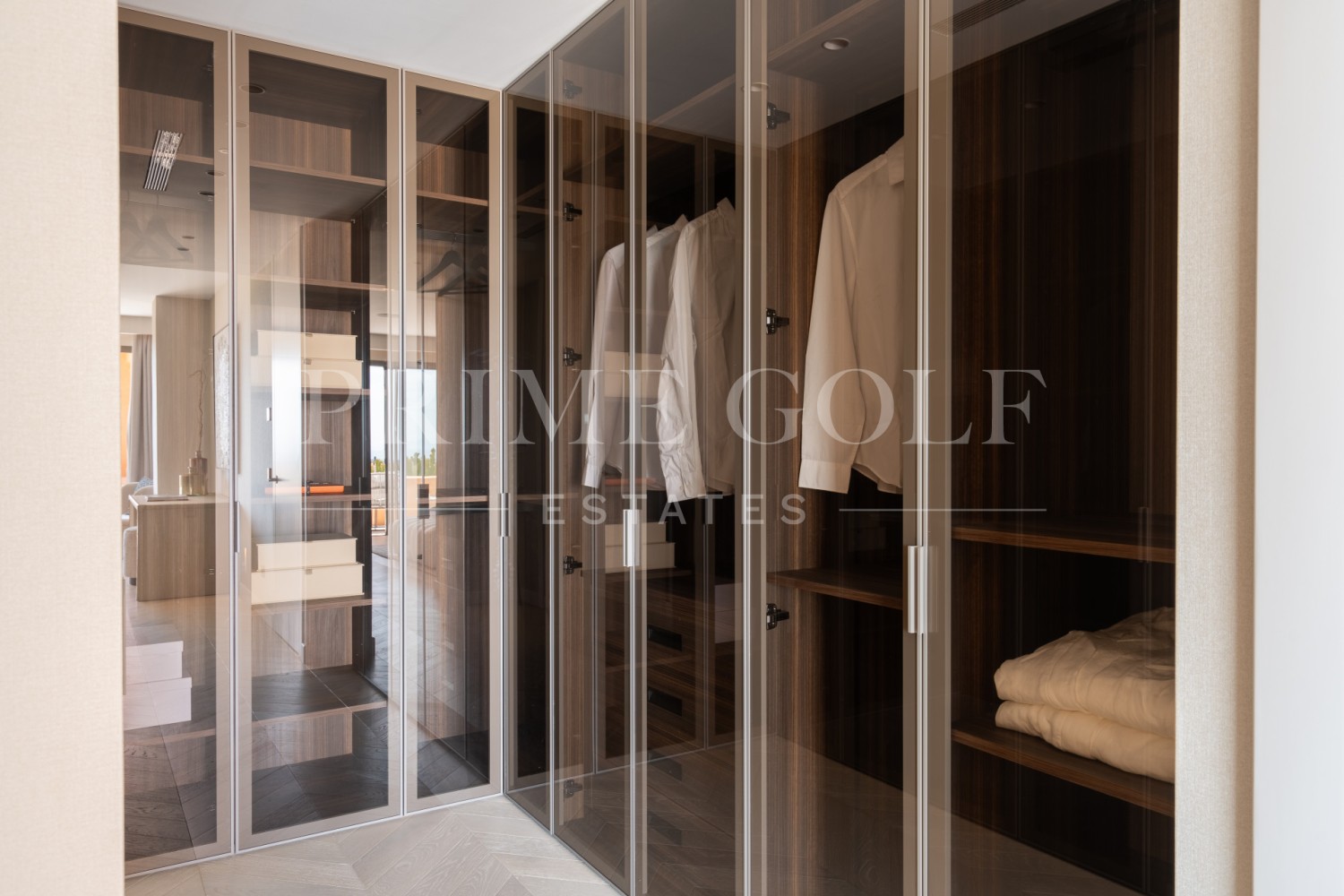 4 bed Apartment For Sale in Nueva Andalucia, Malaga - thumb 12