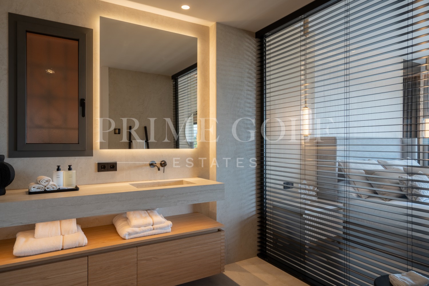 4 bed Apartment For Sale in Nueva Andalucia, Malaga - thumb 18