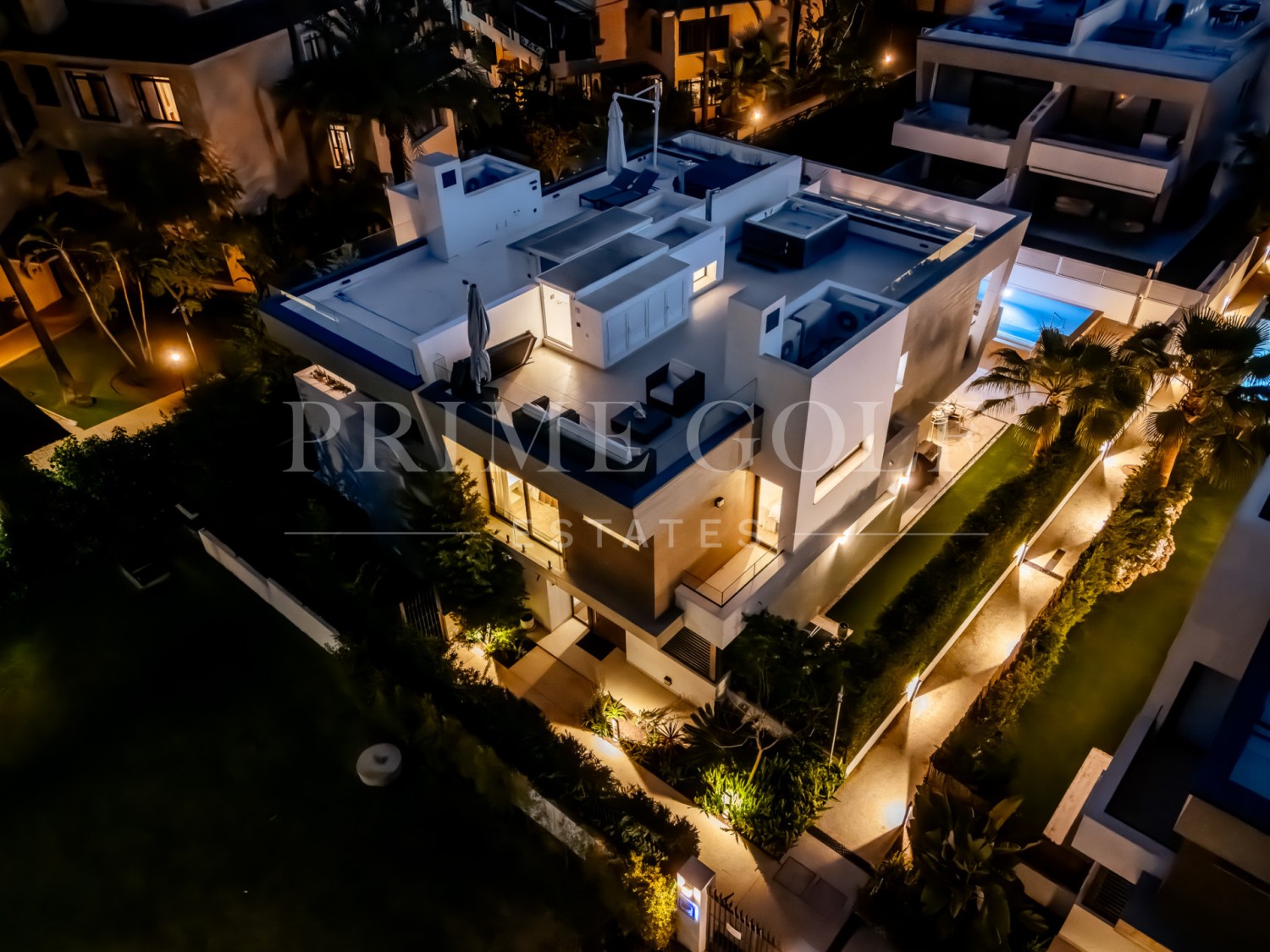 5 bed Townhouse For Sale in Marbella - Puerto Banus, Malaga - thumb 3