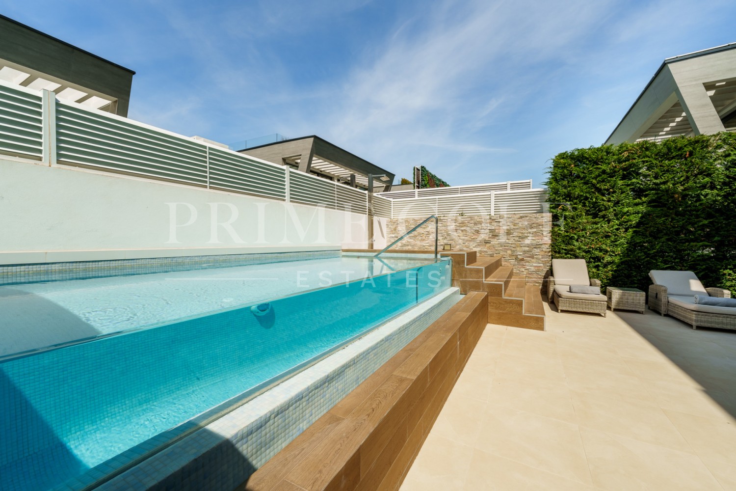 5 bed Townhouse For Sale in Marbella - Puerto Banus, Malaga - thumb 7