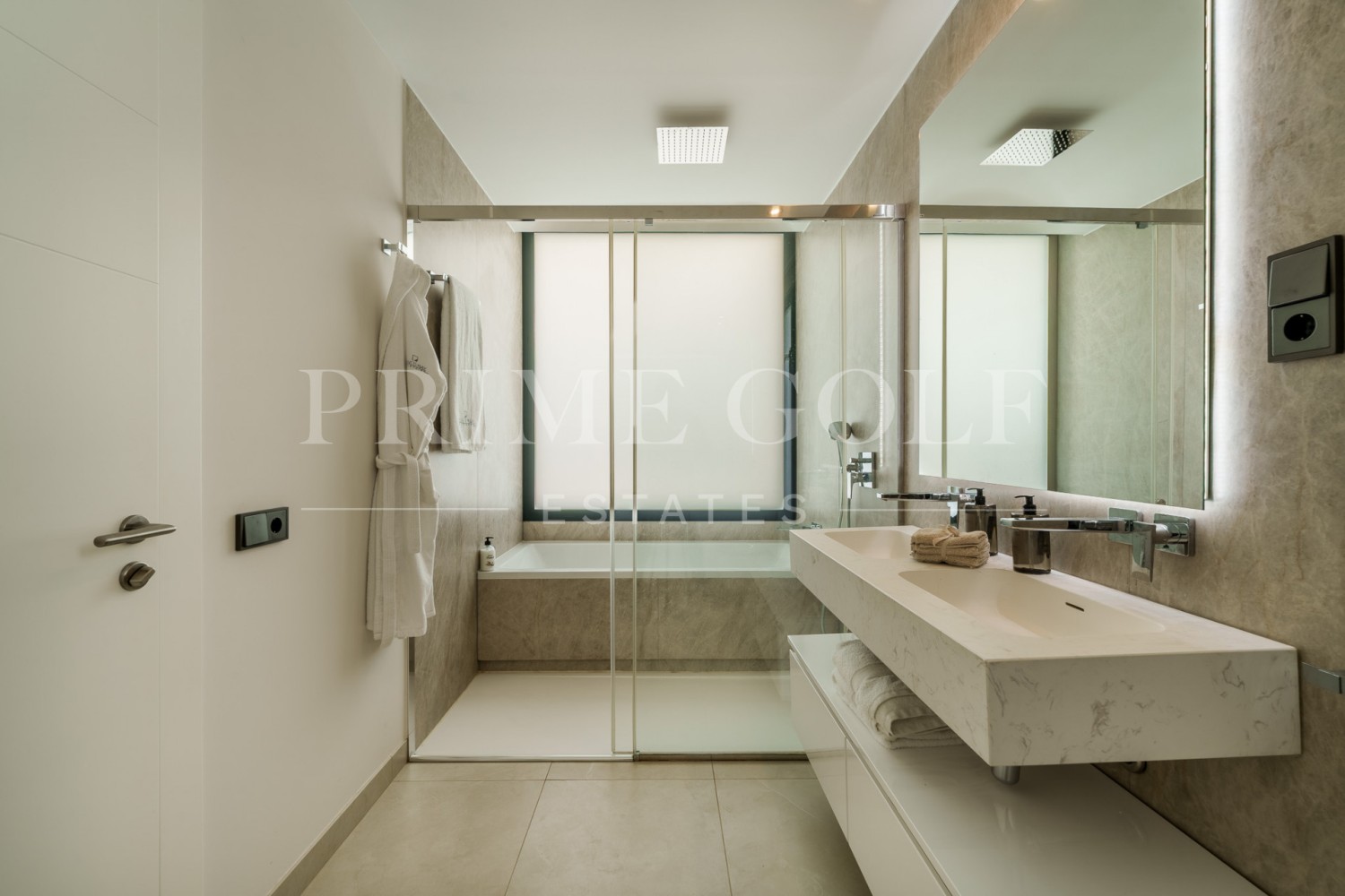 5 bed Townhouse For Sale in Marbella - Puerto Banus, Malaga - thumb 22