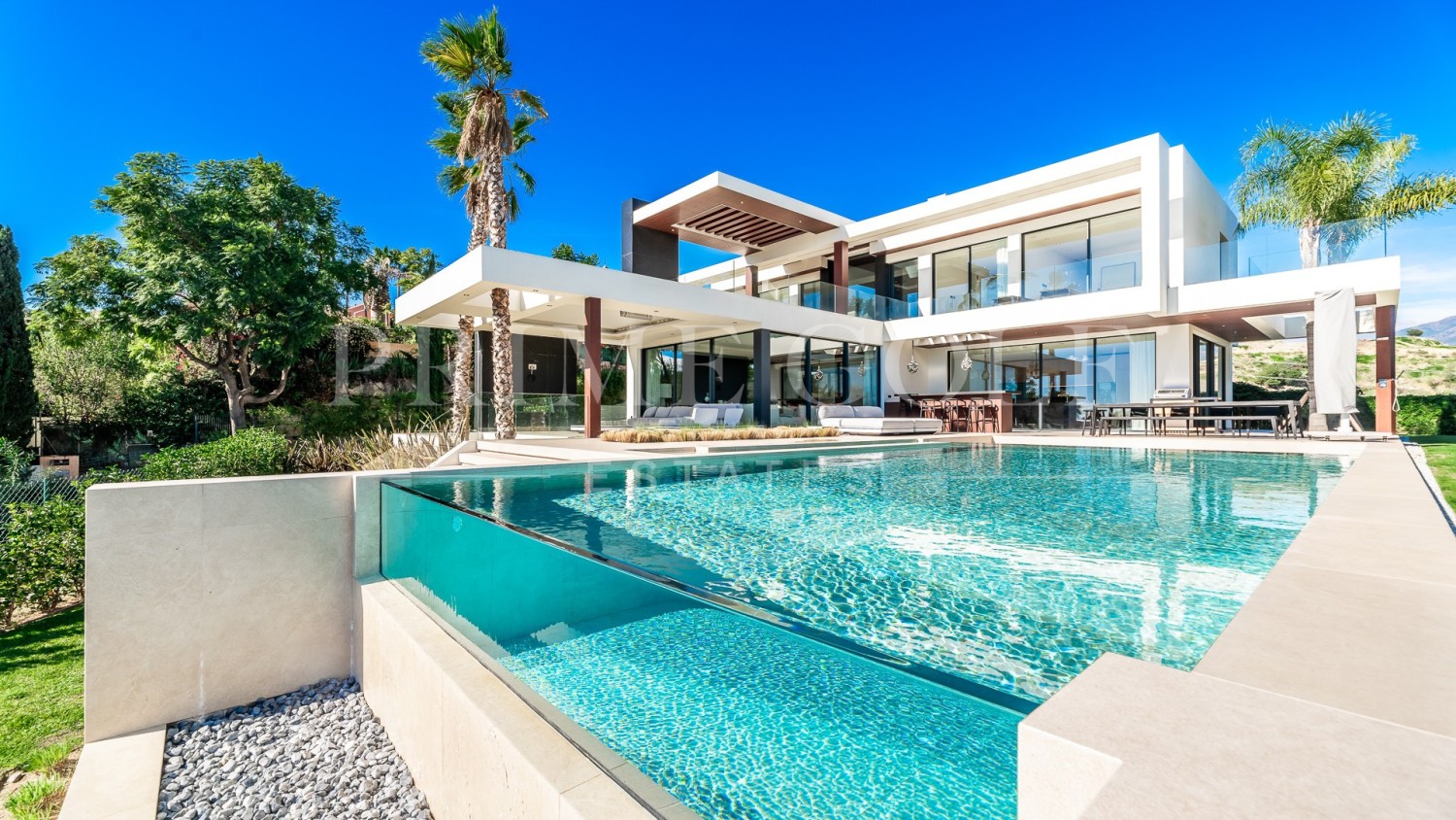 5 bed Villa For Sale in Benahavis, Malaga - thumb 4