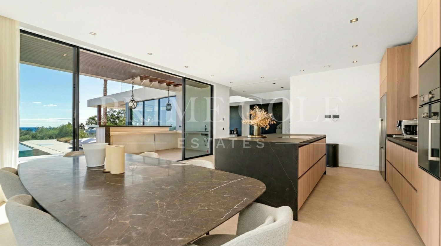 5 bed Villa For Sale in Benahavis, Malaga - thumb 16