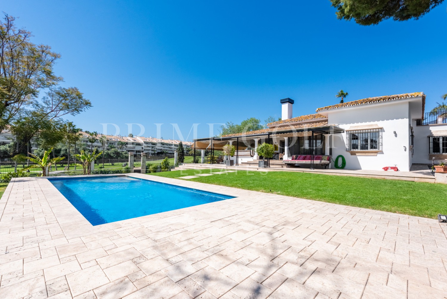 4 bed Villa For Sale in San Pedro de Alcantara, Malaga - thumb 1