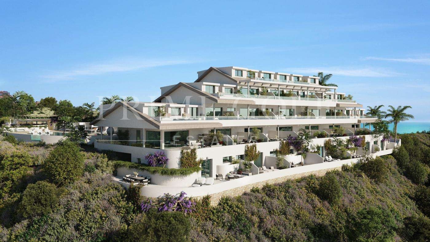 4 bed Apartment For Sale in Benalmadena, Malaga - thumb 1