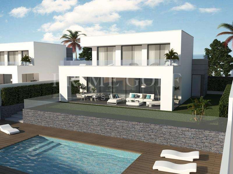 4 bed Villa For Sale in Manilva, Malaga - thumb 1