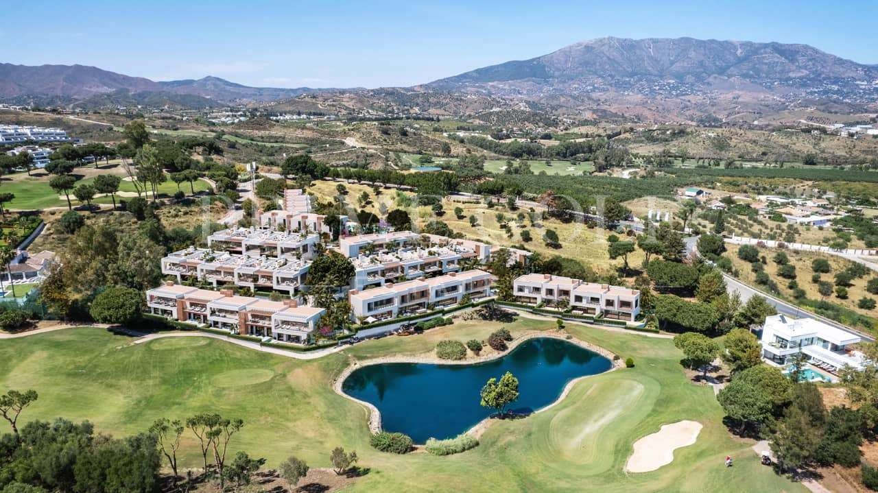 3 bed Apartment For Sale in Mijas Costa, Malaga - thumb 3