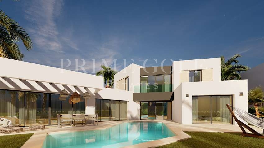 6 bed Apartment For Sale in Estepona, Malaga - thumb 1