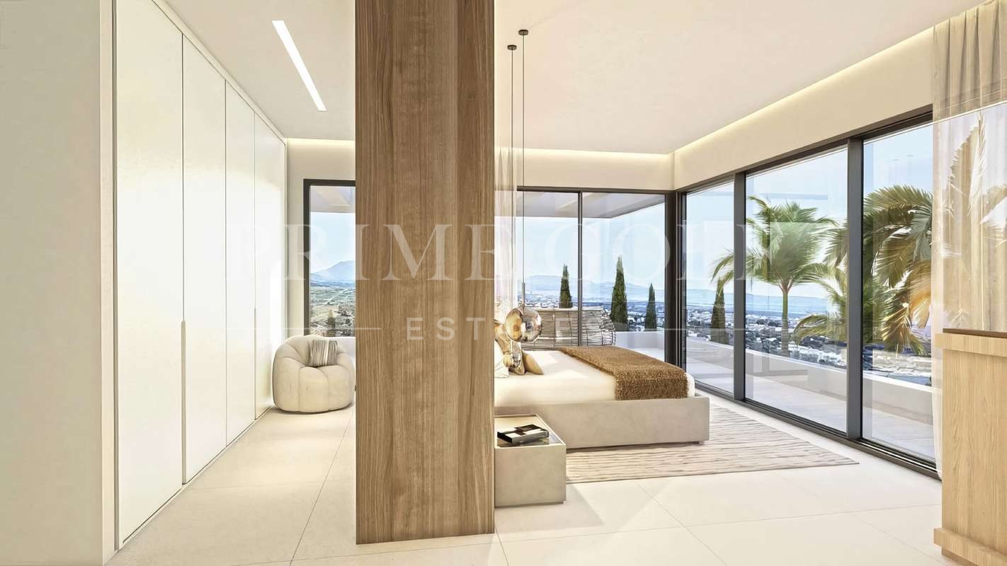 5 bed Villa For Sale in Manilva, Malaga - thumb 1