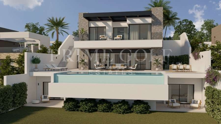 5 bed Villa For Sale in Manilva, Malaga - thumb 1