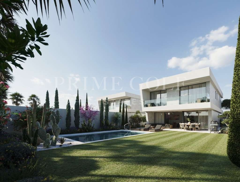 4 bed Villa For Sale in Marbella, Malaga - thumb 1