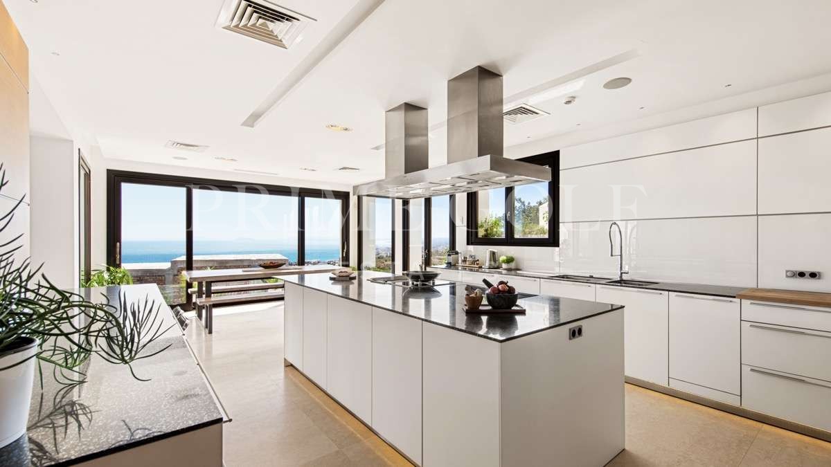5 bed Villa For Sale in Marbella, Malaga - thumb 7