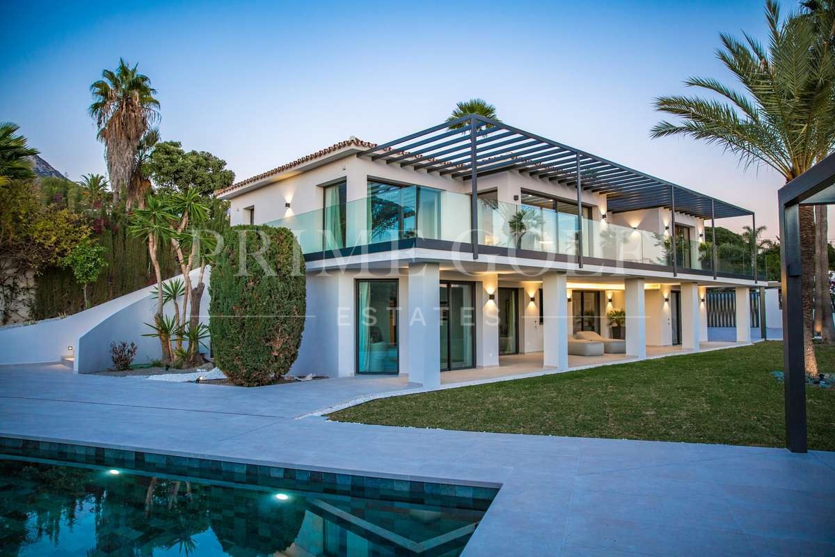 5 bed Villa For Sale in Marbella, Malaga - thumb 2