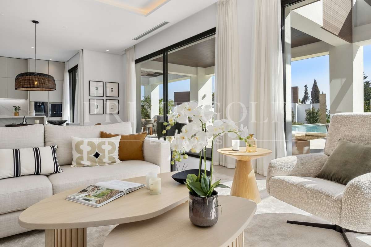 4 bed Villa For Sale in Marbella, Malaga - thumb 3