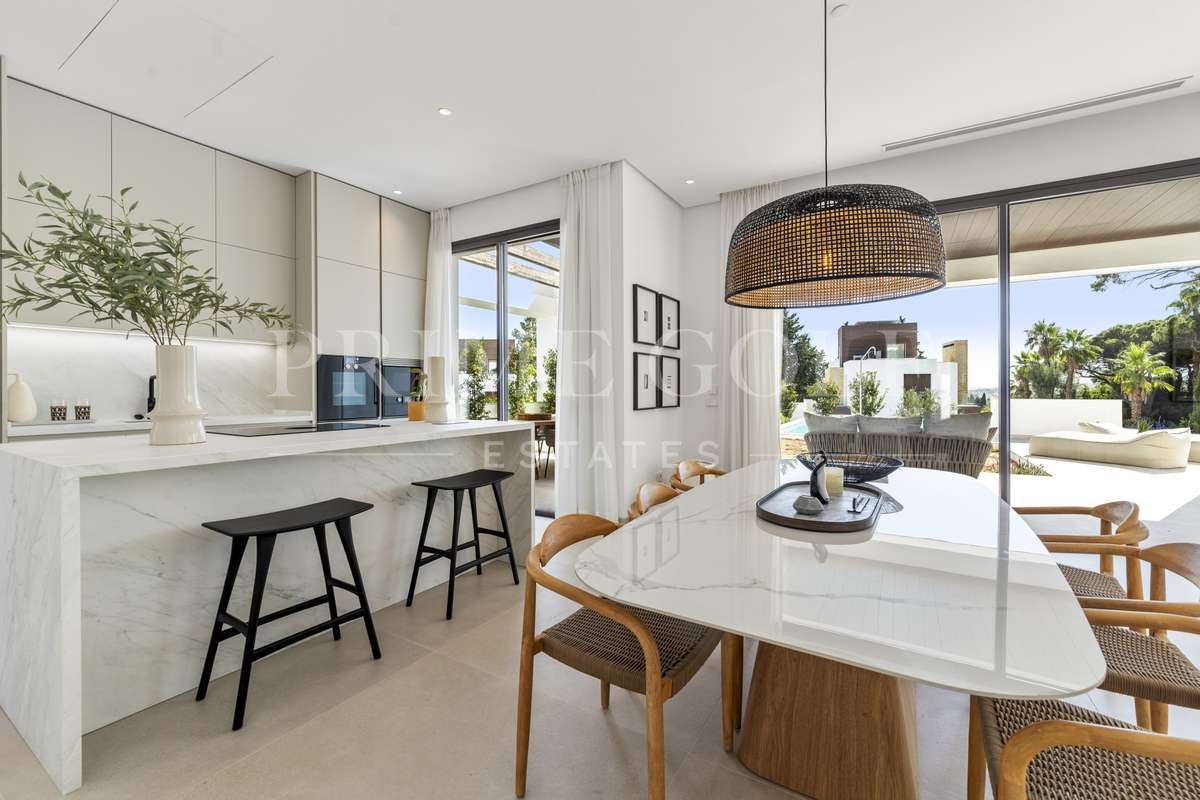 4 bed Villa For Sale in Marbella, Malaga - thumb 4