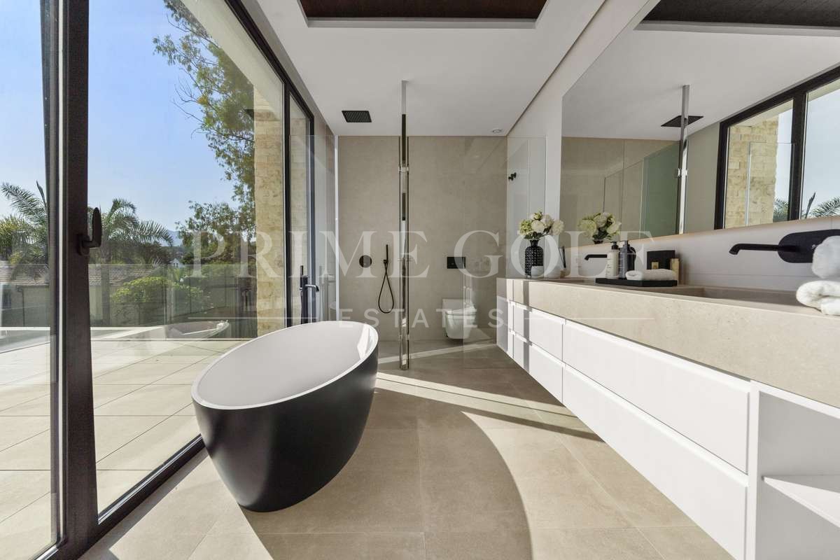 4 bed Villa For Sale in Marbella, Malaga - thumb 20