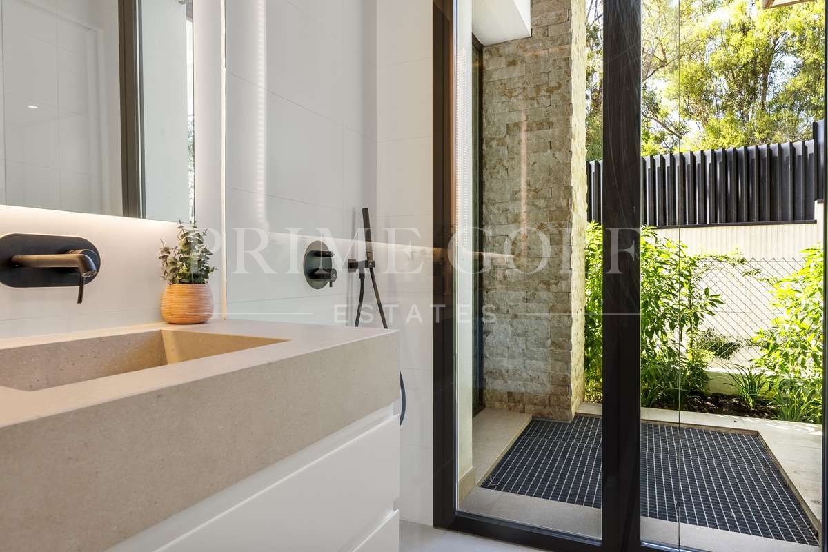 4 bed Villa For Sale in Marbella, Malaga - thumb 23