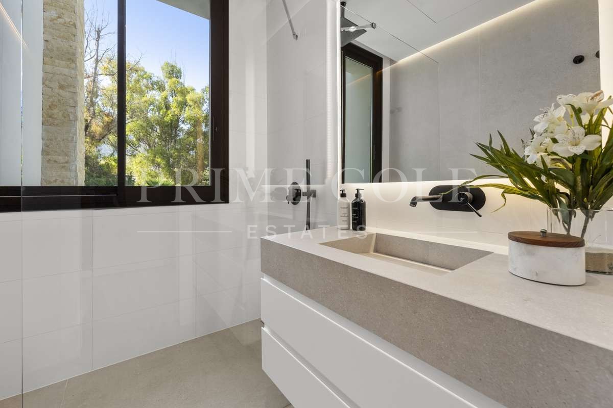 4 bed Villa For Sale in Marbella, Malaga - thumb 26