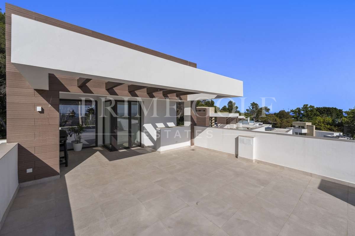 4 bed Villa For Sale in Marbella, Malaga - thumb 31