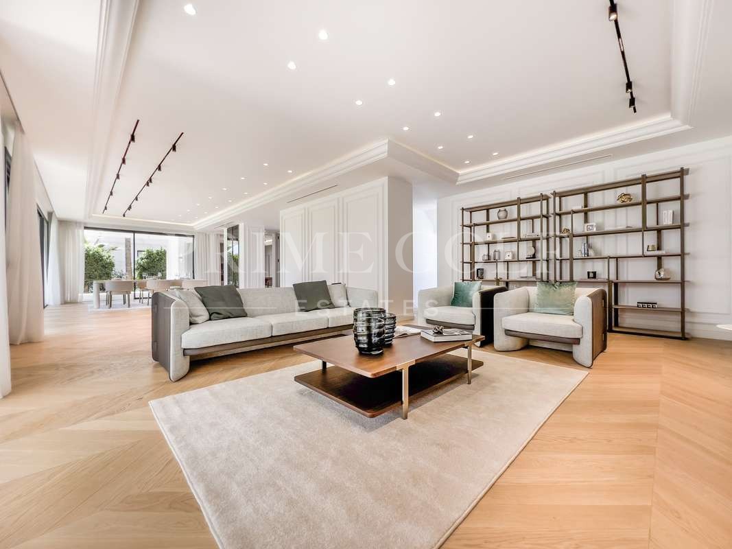 6 bed Villa For Sale in Marbella, Malaga - thumb 3