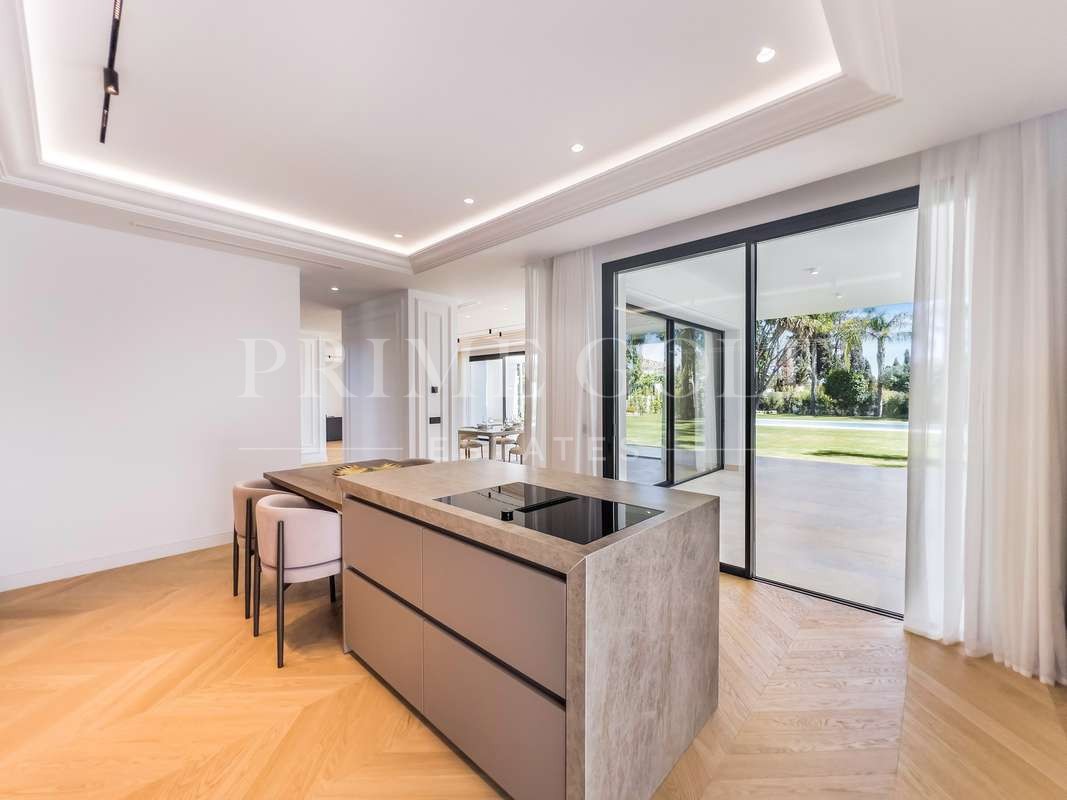 6 bed Villa For Sale in Marbella, Malaga - thumb 7