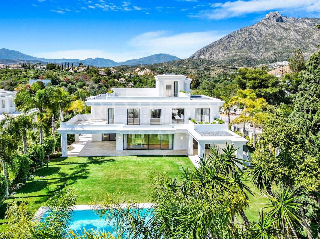 6 bed Villa For Sale in Marbella, Malaga - thumb 30